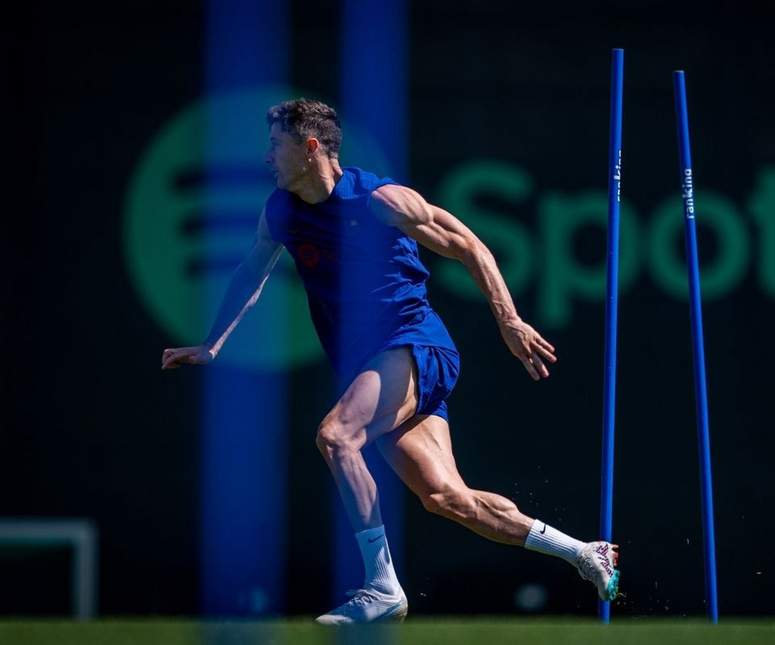 JJB- 莱万多夫斯基什么水平