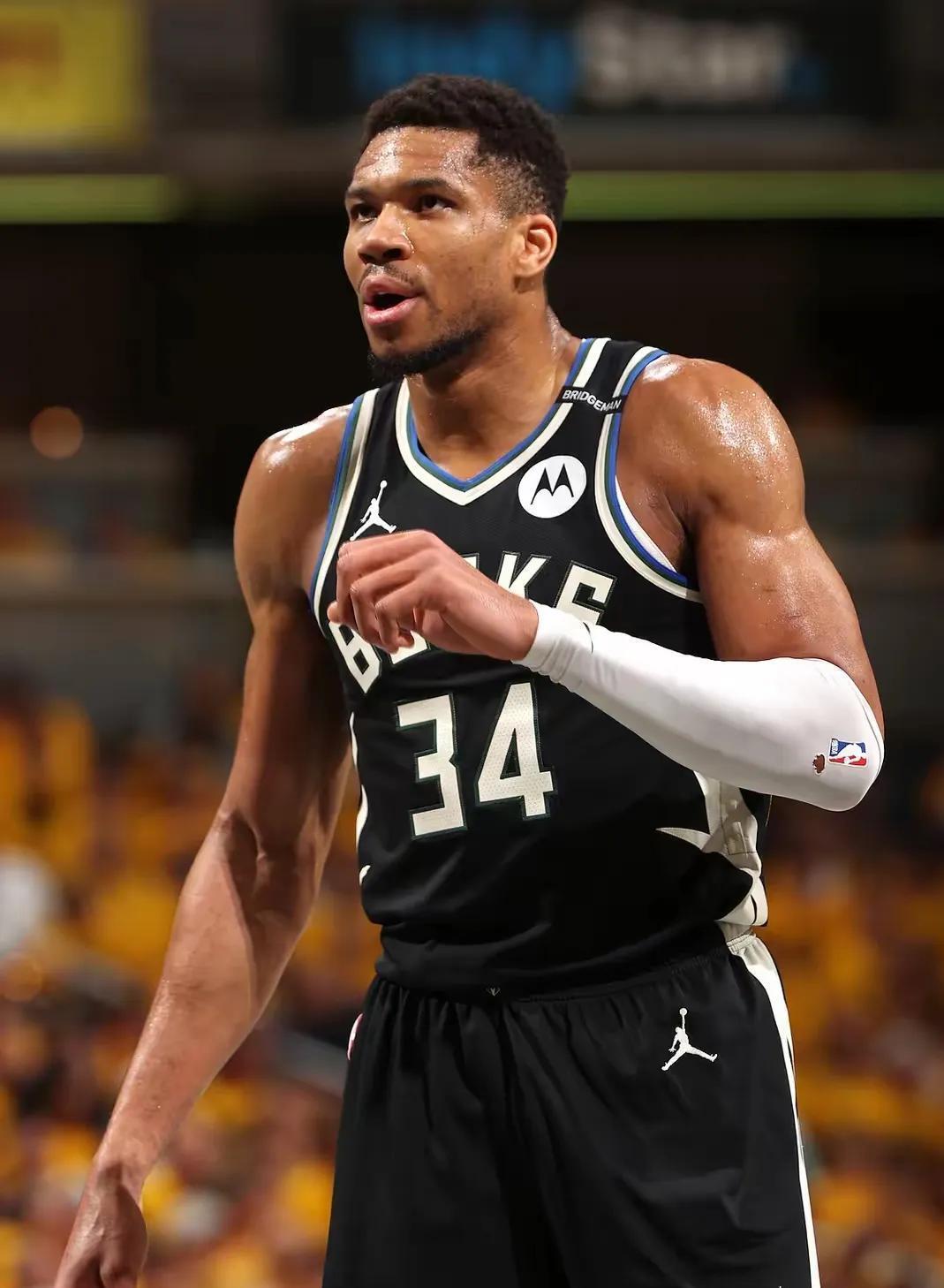 JJB-包含字母哥连续五场比赛得分超过精彩发挥,IG挑战极限!的词条