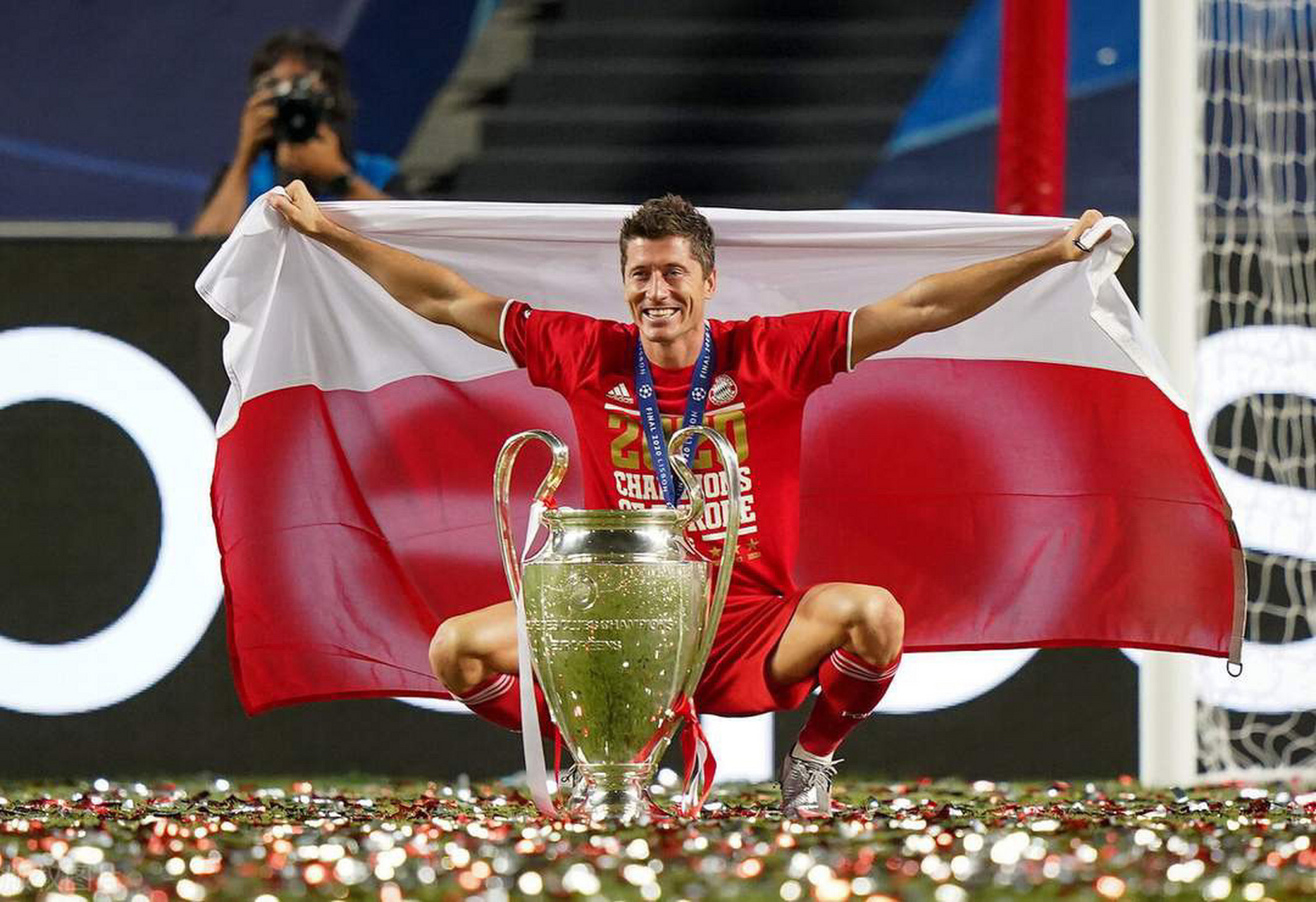 关于莱万多夫斯基迎来二十赛季高光表现,瑞士队球迷沸腾!的信息 关于莱万多夫斯基迎来二十赛季高光表现,瑞士队球迷沸腾!的信息