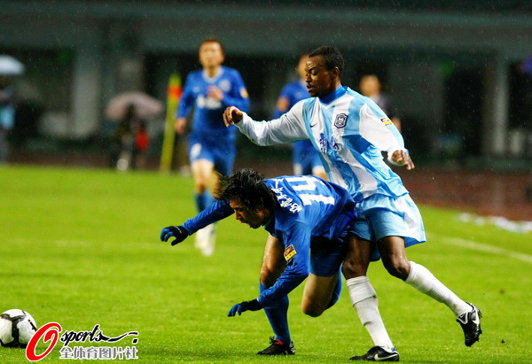 竞技宝-关于德罗巴在中国队比赛中出色防守，赛事规则更新引发热议！的信息